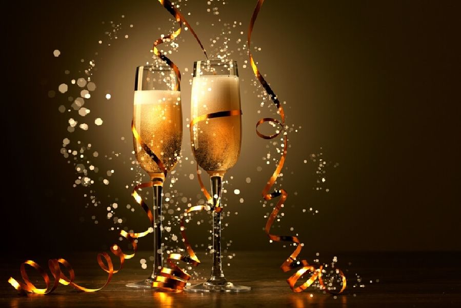 https://www.agriturismogrottabiscia.it/immagini_news/1260/capodanno-2020-cenone-musica-vivo-1309-600.jpg